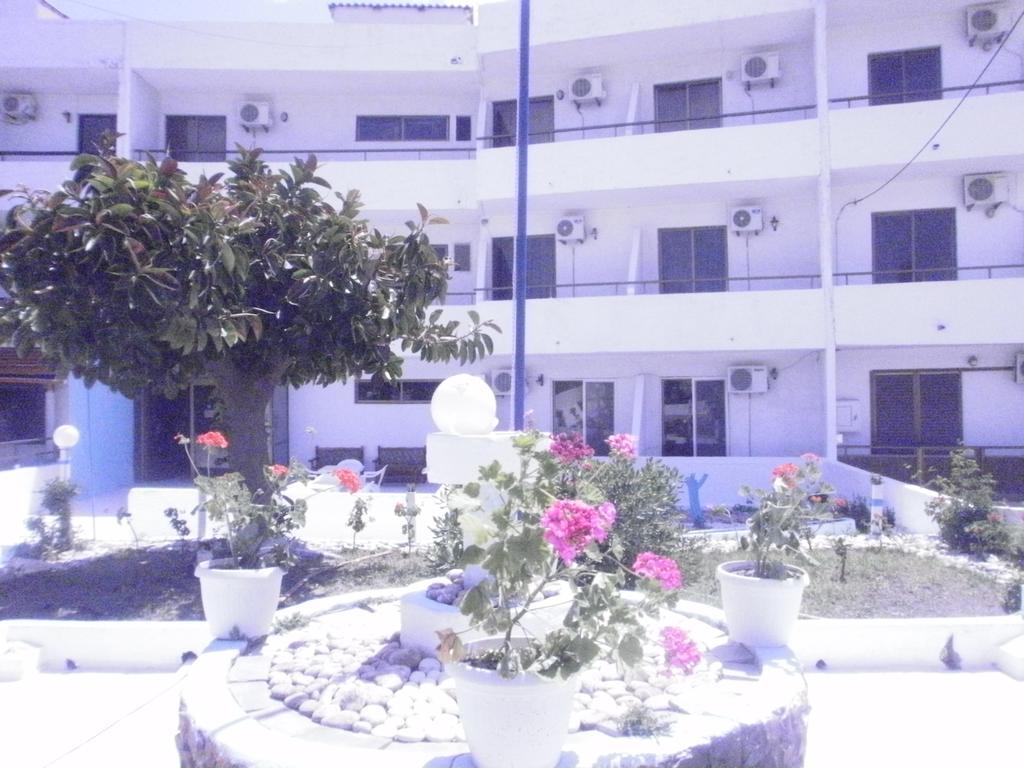 Tassos Aparthotel 2*
